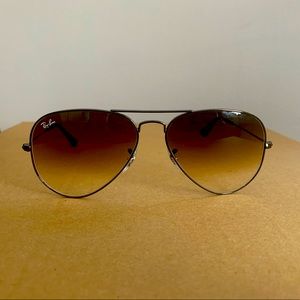 Ray-Ban Aviators- like new! 🕶